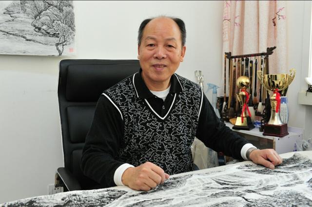 欣赏秦老九十幅竖幅山水中堂，笔墨苍润、气韵生动，值得收藏